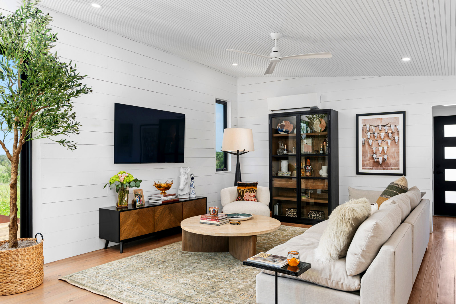 Stonewall Ranch interior, image 9, by Chula Bee Design